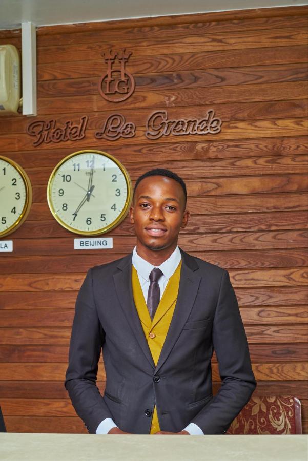 La Grande Hotel คัมพาลา ภายนอก รูปภาพ