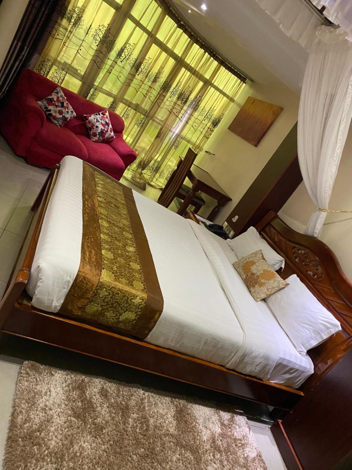 La Grande Hotel คัมพาลา ภายนอก รูปภาพ