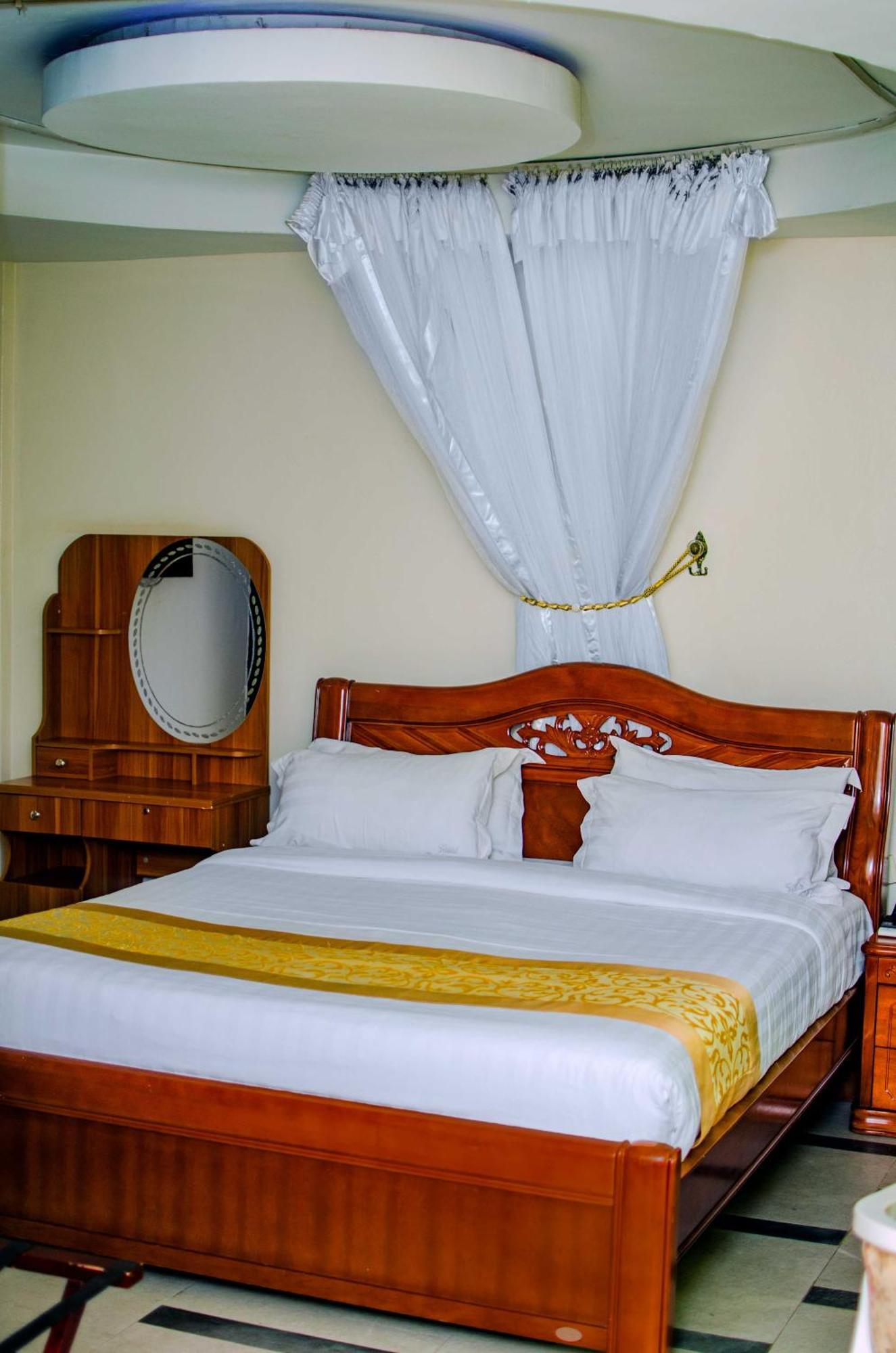 La Grande Hotel คัมพาลา ภายนอก รูปภาพ