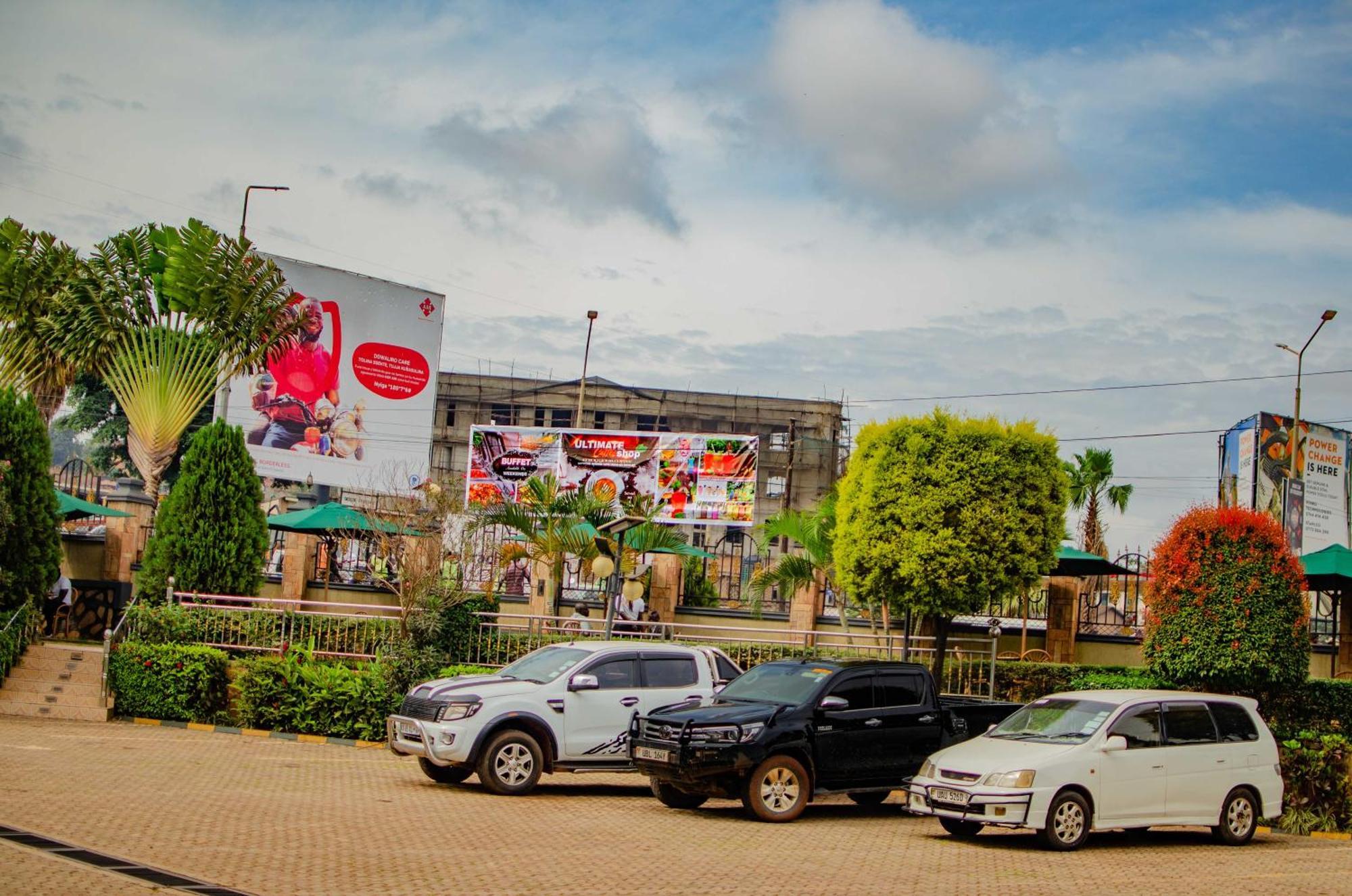 La Grande Hotel คัมพาลา ภายนอก รูปภาพ