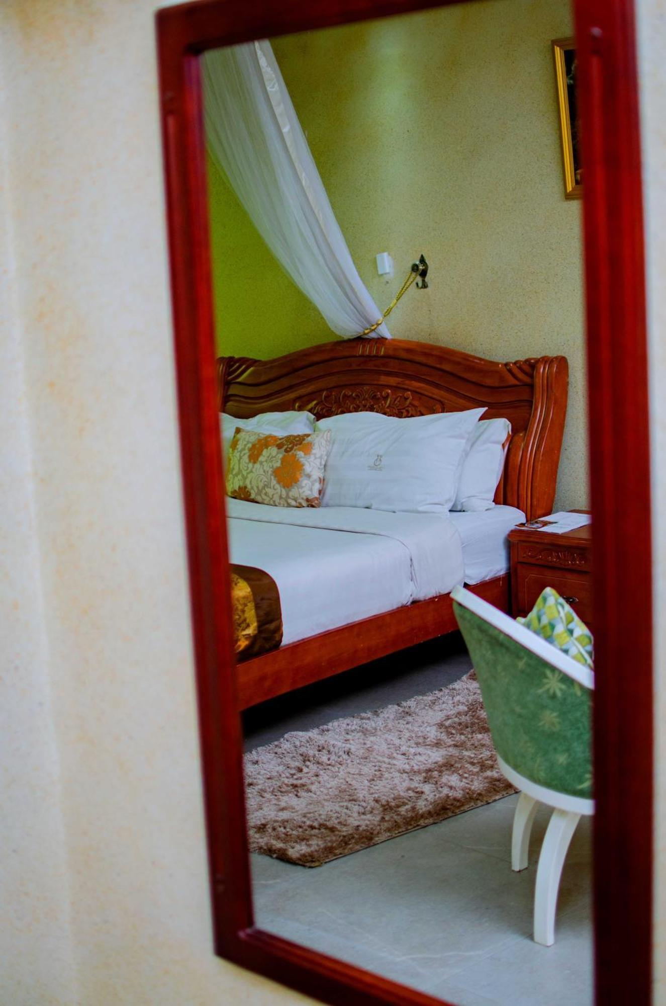 La Grande Hotel คัมพาลา ภายนอก รูปภาพ