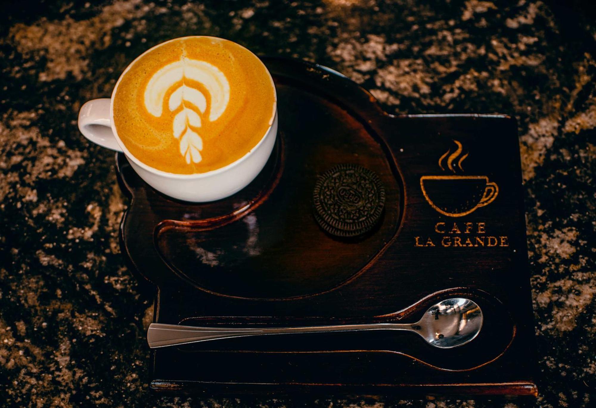 La Grande Hotel คัมพาลา ภายนอก รูปภาพ