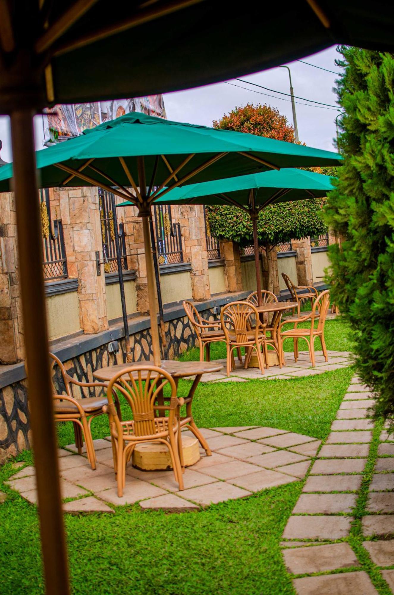 La Grande Hotel คัมพาลา ภายนอก รูปภาพ