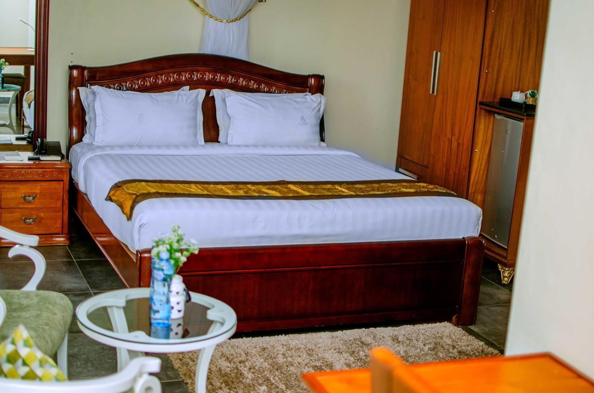 La Grande Hotel คัมพาลา ภายนอก รูปภาพ