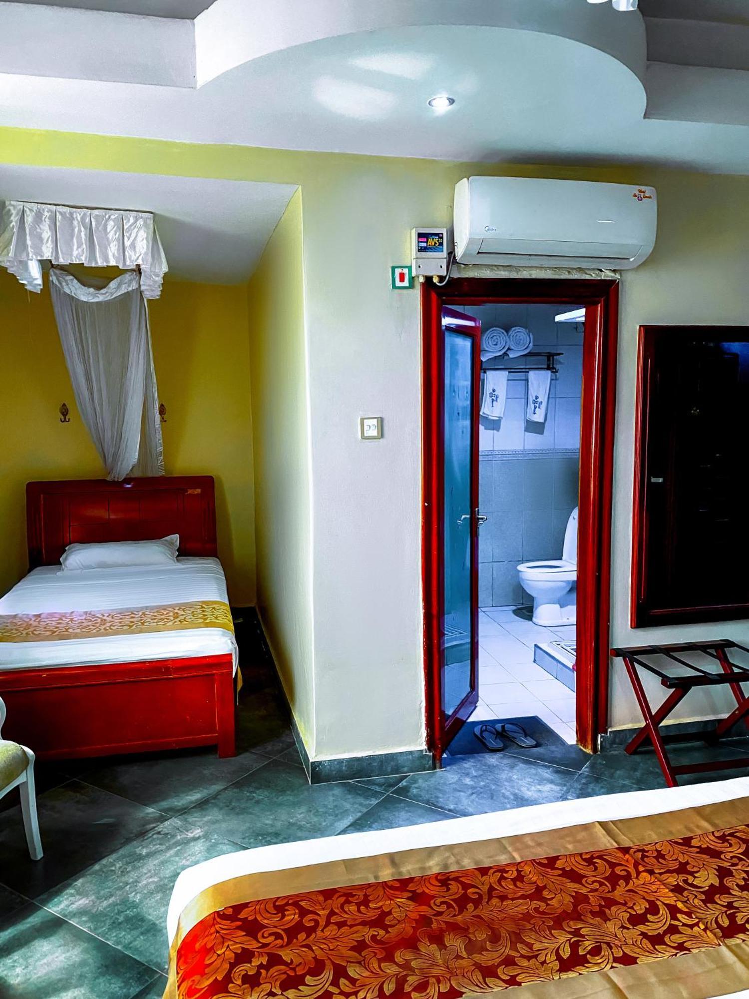 La Grande Hotel คัมพาลา ภายนอก รูปภาพ